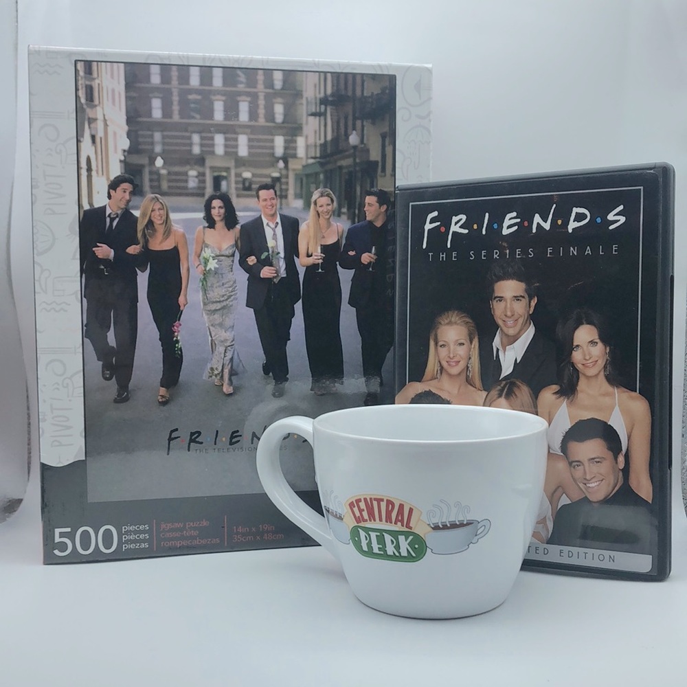 FRIENDS Bundle: Mug, Puzzle and Series Finale DVD